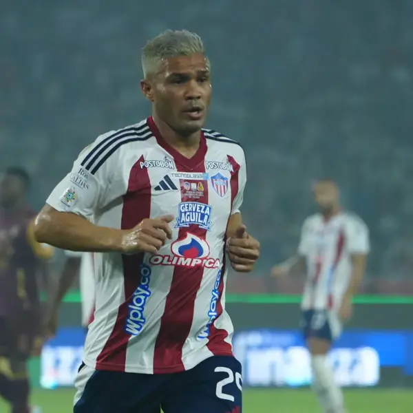 Junior de Barranquilla sorprendió al Tolima en la final de ida y lo goleo 3-0