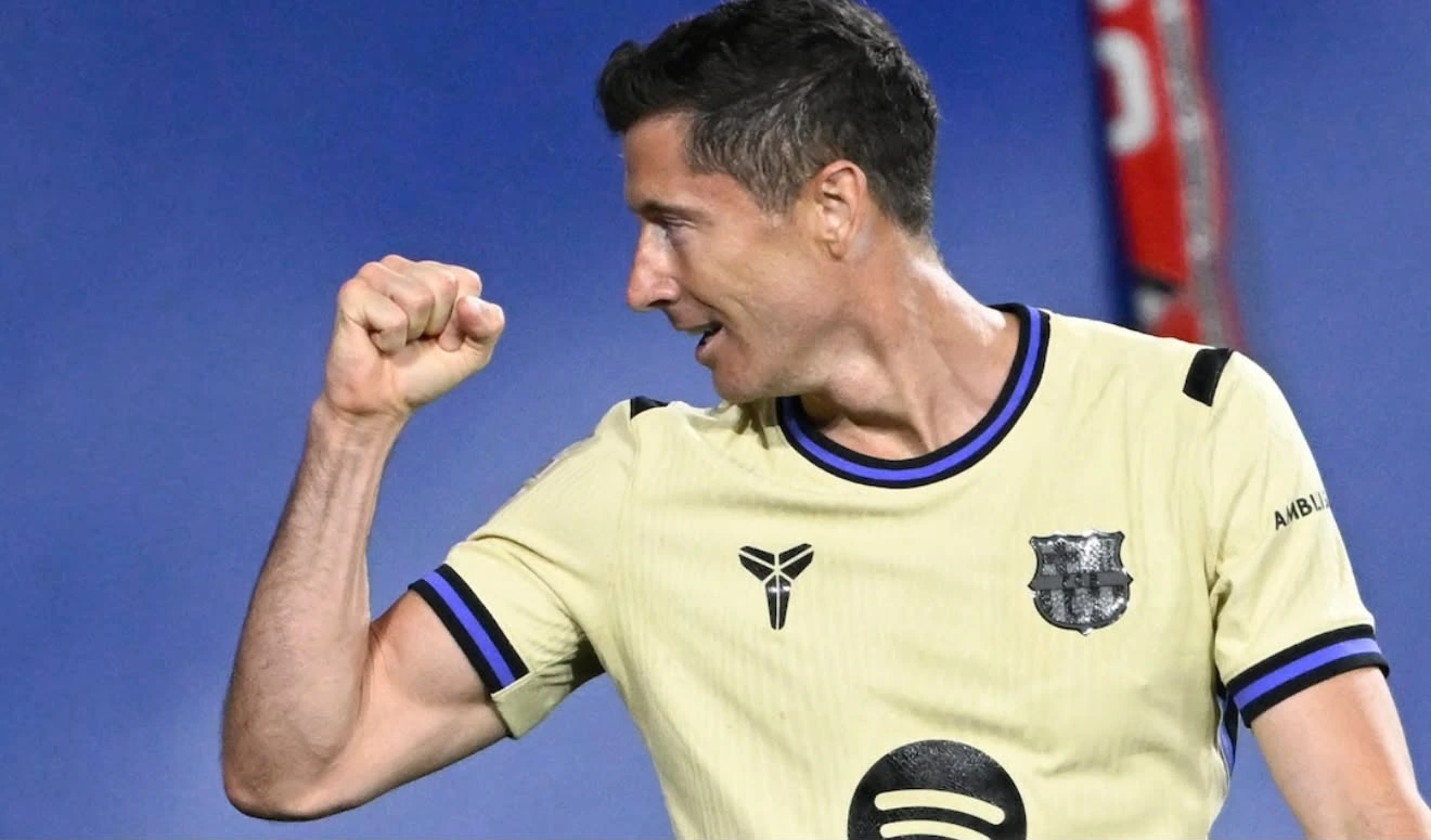 Es oficial. Robert Lewandowski confirma su ADIÓS al Barça a final de temporada