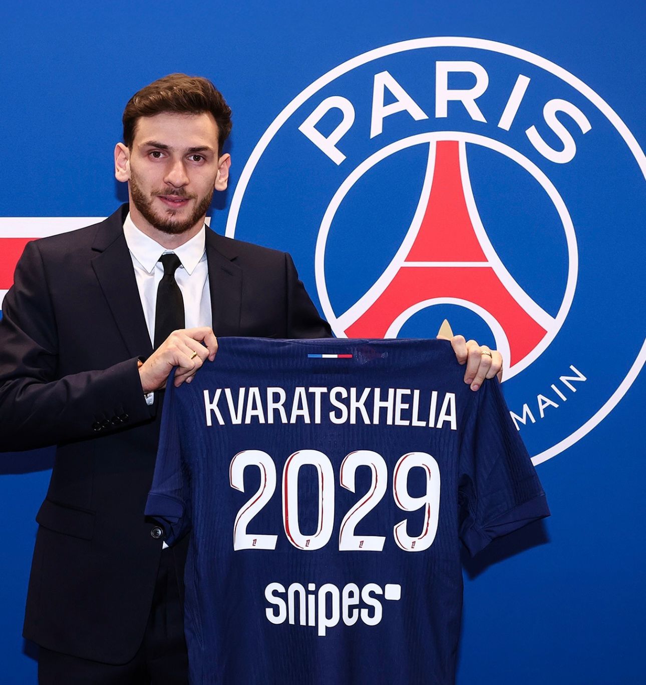 Khvicha Kvaratskhelia nuevo jugador del PSG